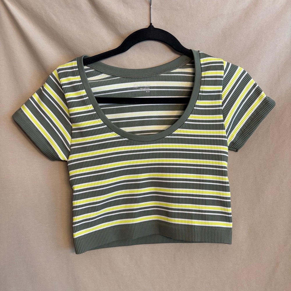 Aerie Offline Juniors’ M Ribbed Crop Top with Green and Yellow Stripes